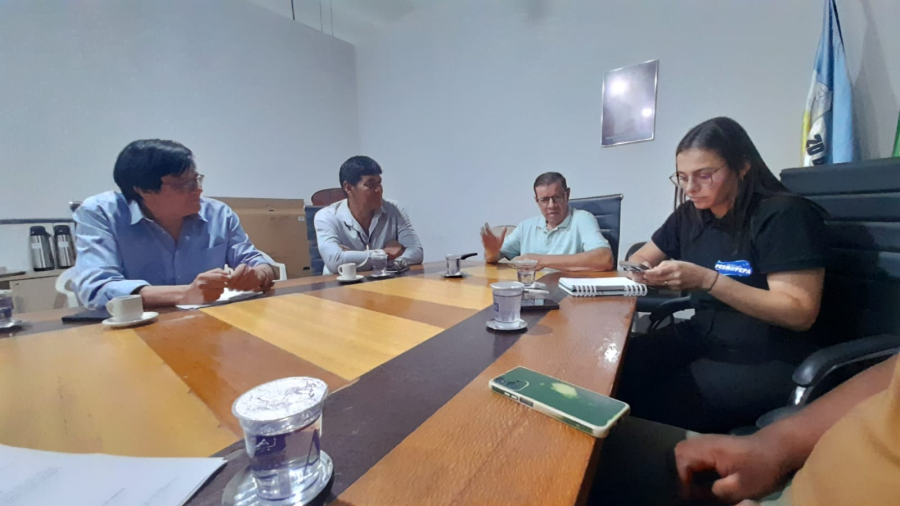 Lideranças indígenas denunciam falta de diálogo da Prefeitura e desmonte da educação indígena em reunião na Câmara de Dourados