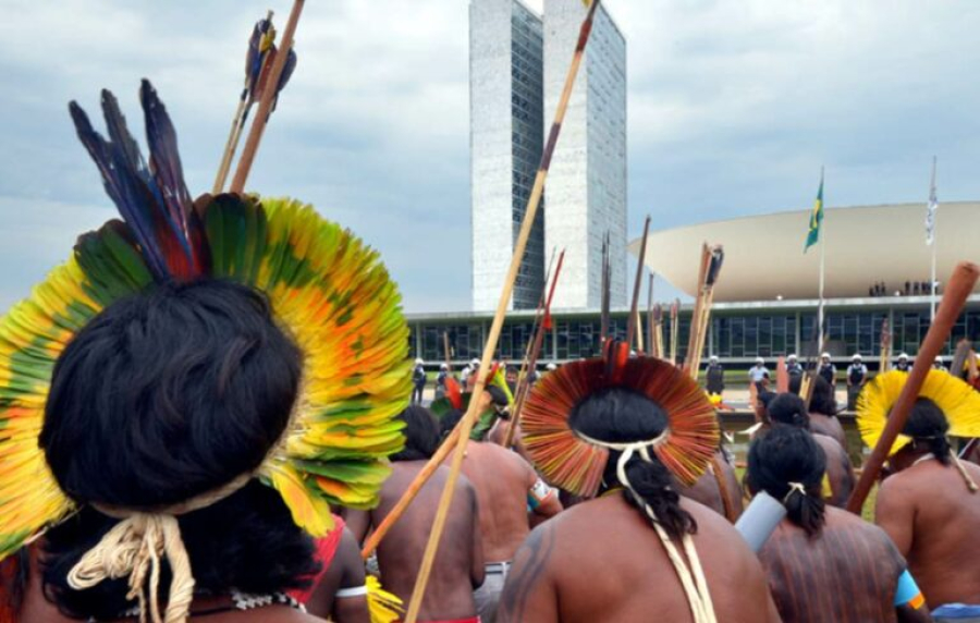 Povos Indígenas e a polarização política no Brasil: além da esquerda liberal e da extrema-direita